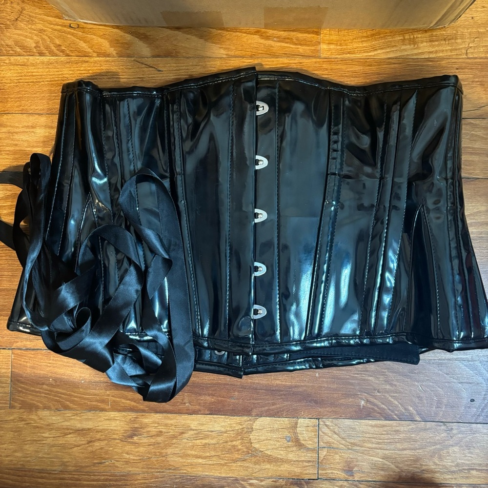 Corset Story Size 32 Latex Corset